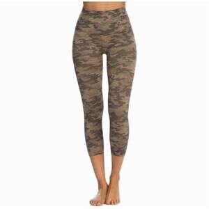 SPANX Leggings Womens Green Look At Me Now Desert Camo Cropped Pants